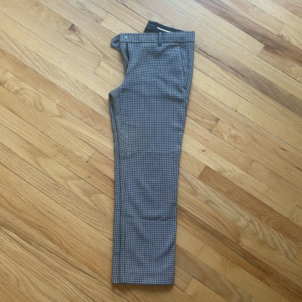 Ann Taylor Slacks size 4 - Picture 2 of 5